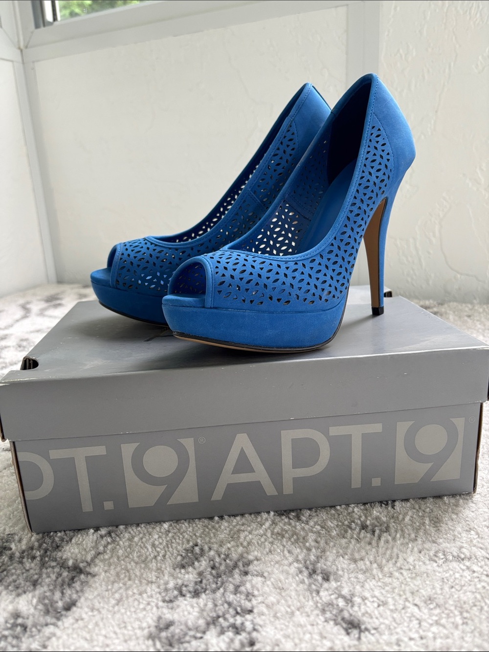 Apt. 9 Royal Blue Laser-Cut Peep-Toe Stiletto Heels,never worn